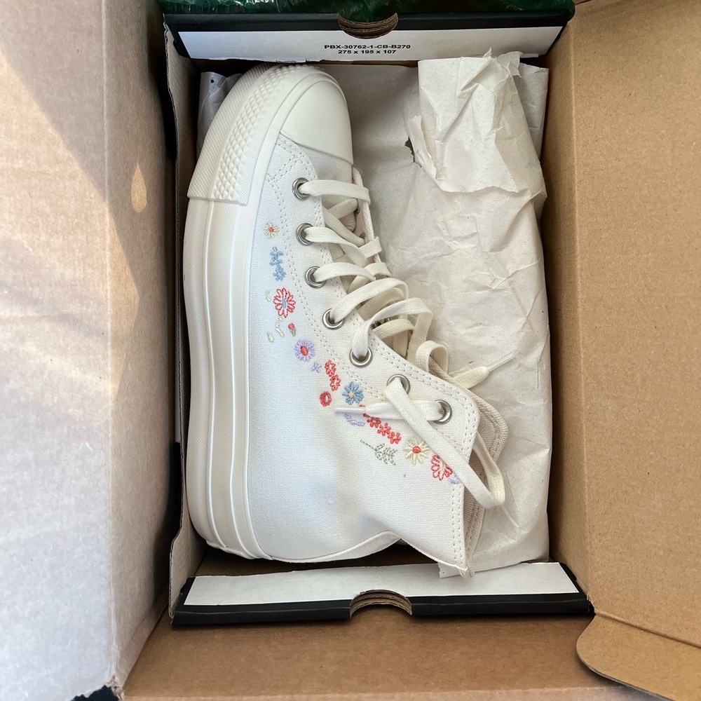 Flower embroidered converse